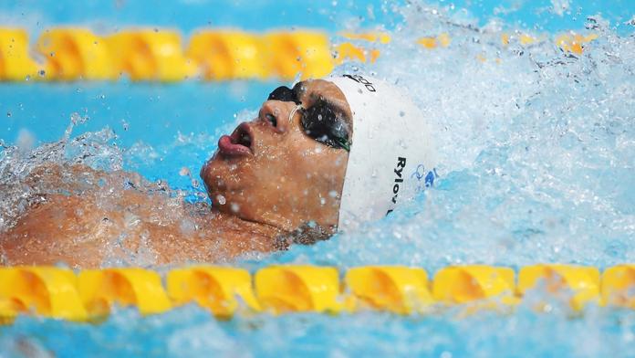 Olympijský vítěz podpořil invazi Ruska a dostal trest. Přesto plave na šampionátu