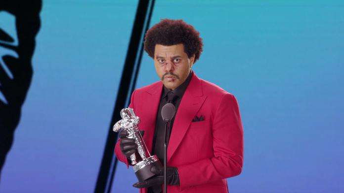 Zpěvák The Weeknd bude vystupujícím na Super Bowlu 2021