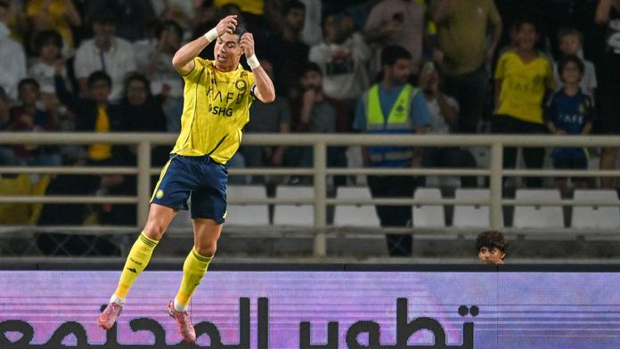 Cristiano Ronaldo při své ikonické oslavě