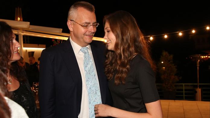 Šéf Slavie bude dědečkem. Jeho dcera je těhotná s brankářem sešívaných