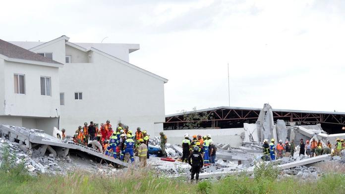 Obchodní dům na Floridě se po explozi zřítil! Nejméně 20 raněných