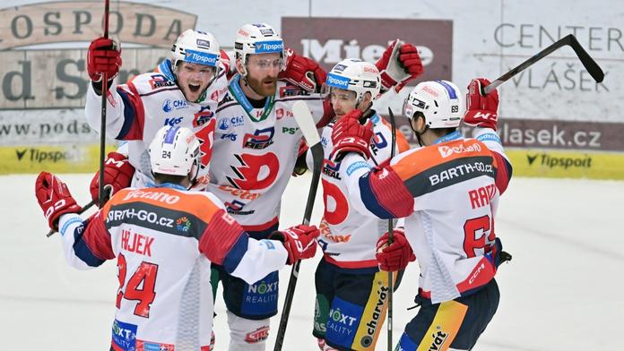 Pardubice přišly o Sedláka, Hradec ale vyprovodily čtyřmi góly a vedou sérii
