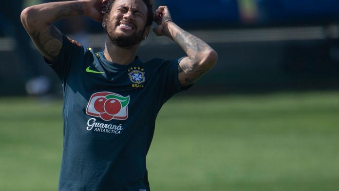 Neymar odmítá obvinění, ukázal i nahé fotky, které žena posílala!