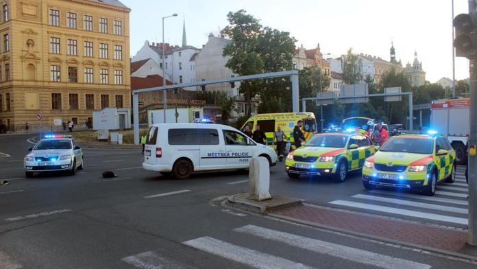 Tragédie v Plzni: Auto srazilo dvě děti, policie vás žádá o pomoc!