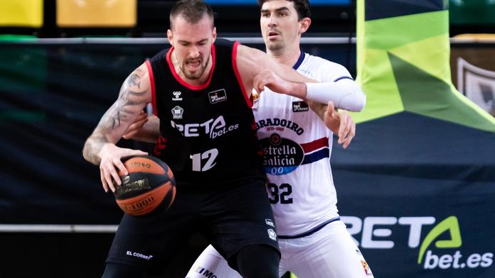 Basketbalista Balvín zářil v Lize mistrů, jeho Bilbao ale prohrálo