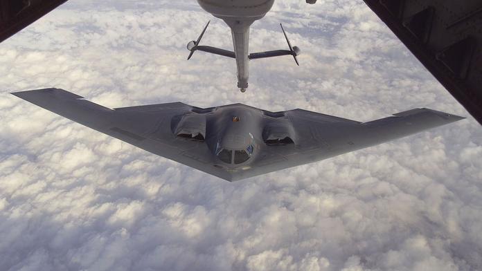 Tábory ISIS pod útokem: Americké bombardéry udeřily u Syrty