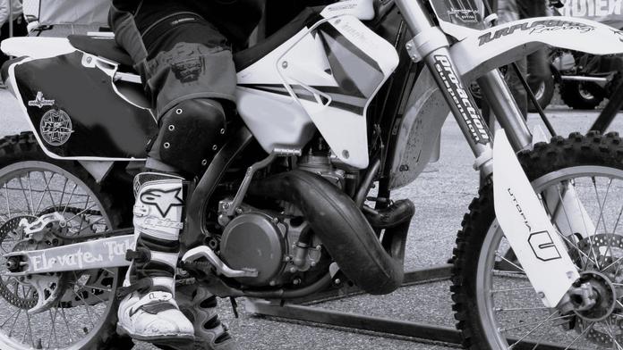 Slavný motokrosař zemřel při tréninku, zkoušel náročný trik. Loučil se i Podmol