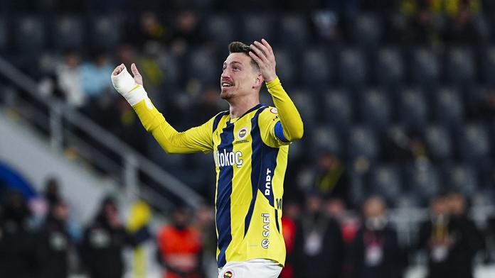 Kapitán Fenerbahce Mert Hakan Yandas