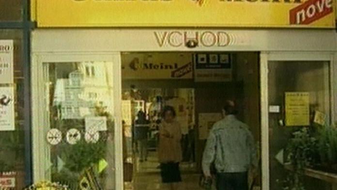 Vedoucí prodejny nutili prodávat zkažené potraviny
