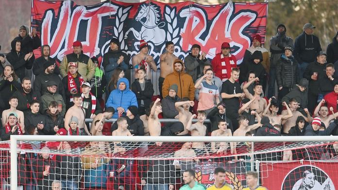Odměna za mrznutí. Hráči zaplatí fanouškům nejdelší výjezd