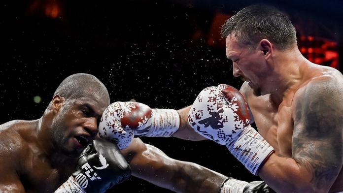 Král Usyk. Předvedl další brutální KO a je absolutním šampionem