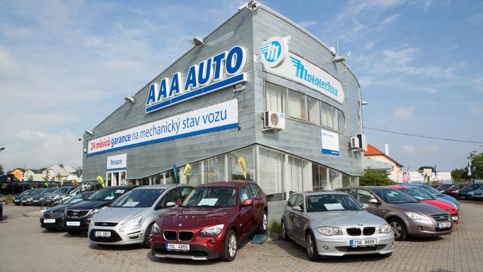 Plzeňská pobočka AAA AUTO prošla rekonstrukcí, nabídne až 350 vozů