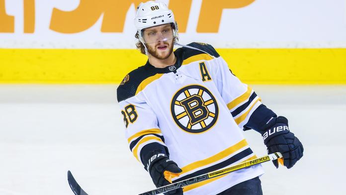 Pastrňák tentokrát bez gólu, Boston ale vyhrál. Kašeho gól na Canucks nestačil