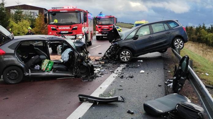 Dopravní nehoda u obce Křimov na Chomutovsku