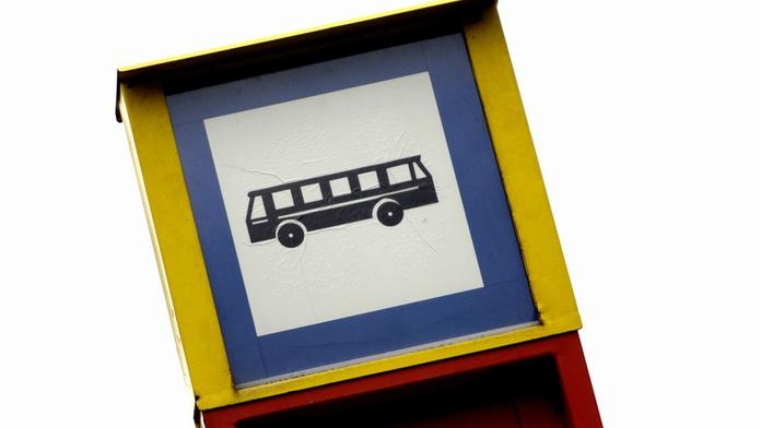 Řidič autobusu dostal choutky na puberťačku