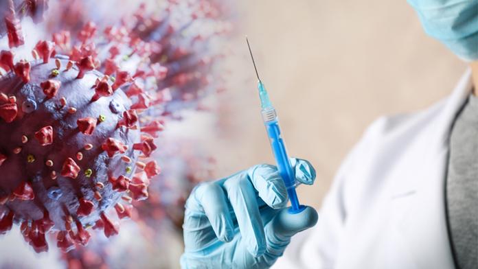 Pfizer vs. Moderna. Studie ukázala, která vakcína vytváří v těle víc protilátek