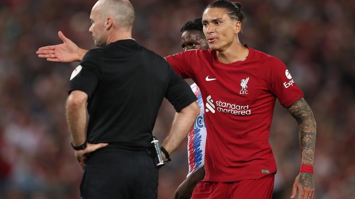 Domácí debut jako z hororu. Drahá posila Liverpoolu dostala hloupou červenou