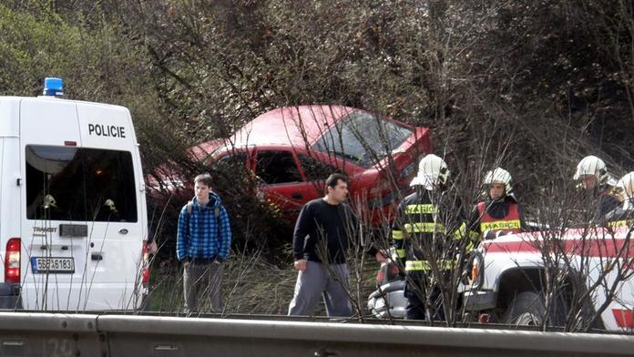 Dálnici D8 v Krušných horách uzavřela dopravní nehoda