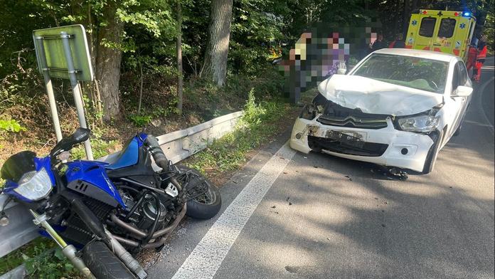 Srážka motorkáře s autem na Jindřichohradecku