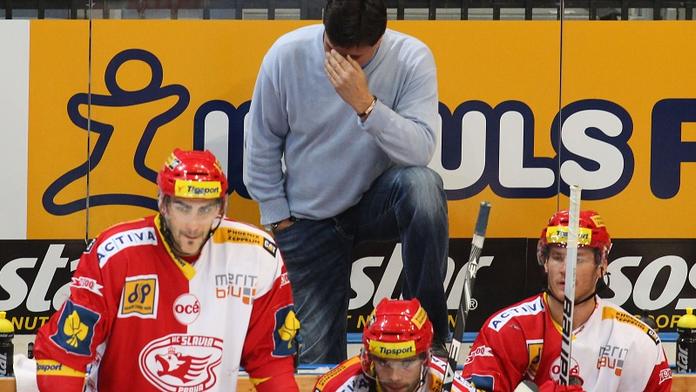 Do play-off nikdo nechce? Týmům na hraně se v pátek nevedlo