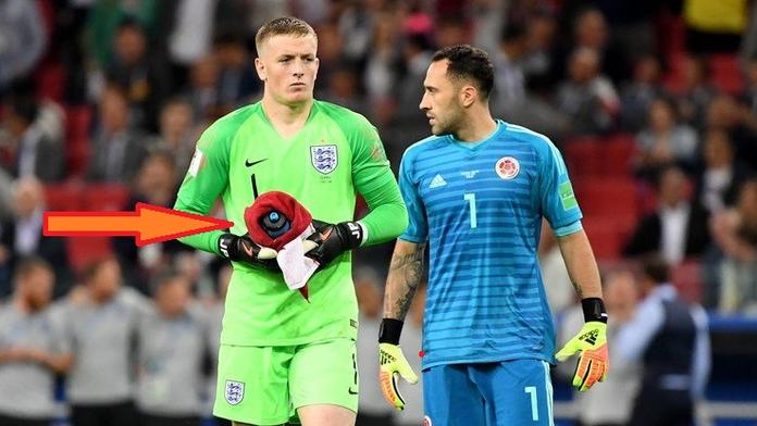Fígl s láhví: Už se ví, proč Anglie konečně postoupila na penalty!
