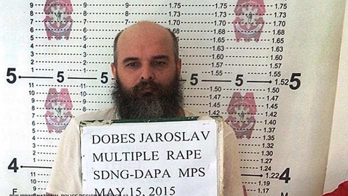 Exkluzivně: Jak znásilňovač kdysi žil, než se z něj stal guru Jára