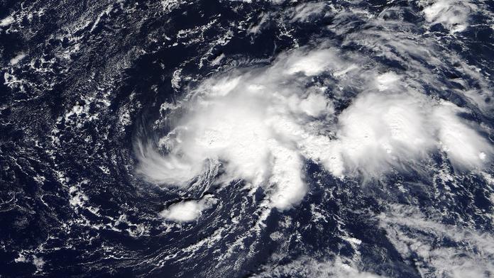 Ničivý hurikán Ophelia se řítí k Evropě! Cestou navíc neustále sílí