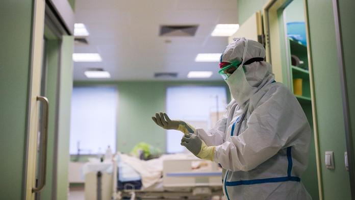 Pohotovost v Británii. Nemocnici uzavřeli kvůli možnému případu eboly
