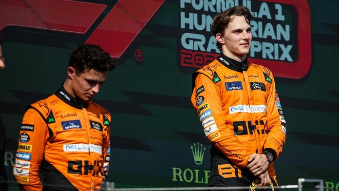Dusno v McLarenu. Norris poslechl krutý příkaz, zabrzdil a nechal výhru Piastrimu