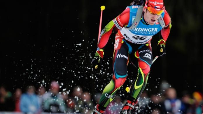 I muži zazářili! Šlesingr skončil v biatlonovém dramatu třetí