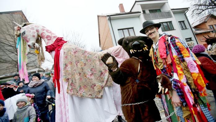 Slavíte masopust? Nad některými tradicemi zůstává rozum stát