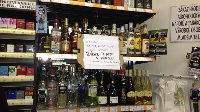 Měli na Chebsku nelegální stáčírnu, už jsou ve vazbě