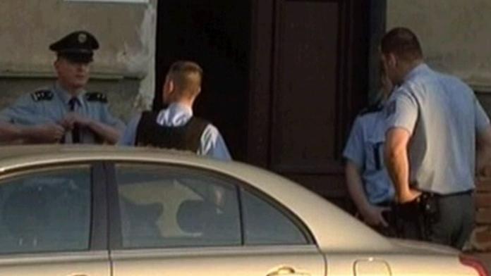 Muž chtěl zlikvidovat manželku i policisty
