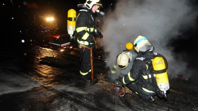 Shořela část "romského" domu ve Vsetíně! Desítky evakuovaných
