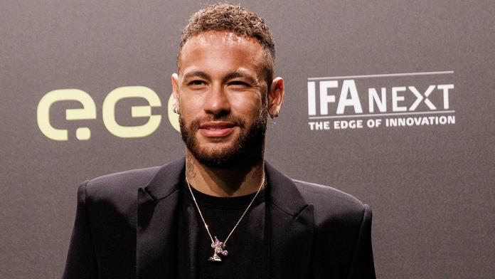 Hvězdný Neymar se objevil po boku sexy atletky, střihnou si společný závod?