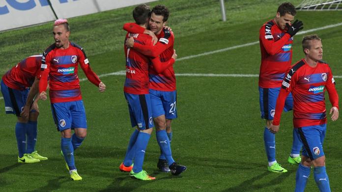 Slavia se radovala z titulu, Plzeň však v nastavení vykřesala naději!
