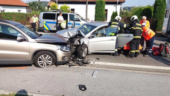 Při nehodě ve Volyni se zranilo pět lidí, dva odvezl vrtulník!