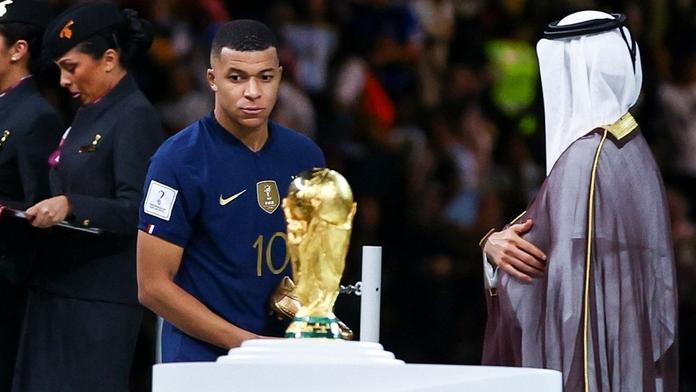 Smutný hrdina Mbappé: Hattrick ve finále po 56 letech, vyrovnal i Pelého