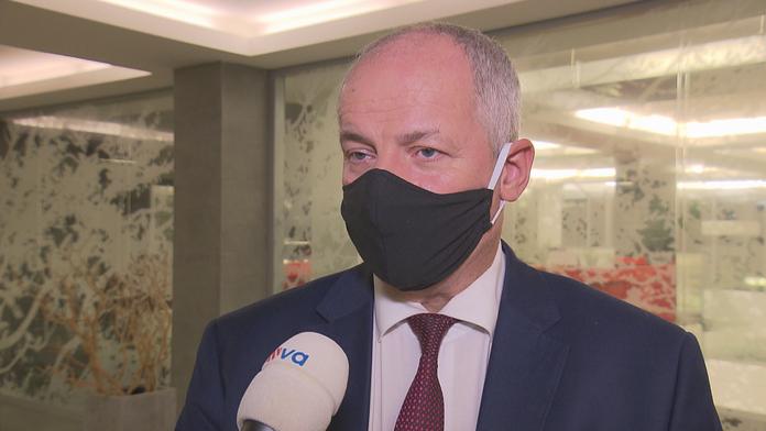 Nařízení nošení roušek pobouřilo Čechy! V anketě je drtivá většina proti