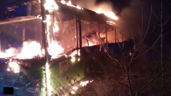 Na Děčínsku shořel autobus. Škoda se vyšplhala na 4,5 milionu korun