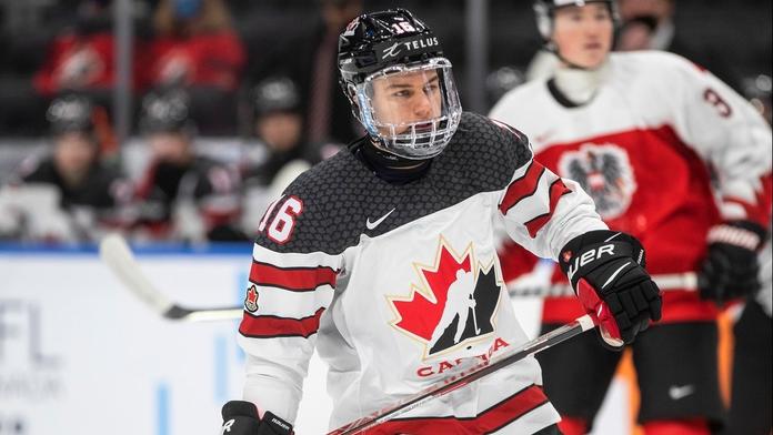 Budoucí hvězda NHL nadále udivuje. Statistiky má lepší než McDavid