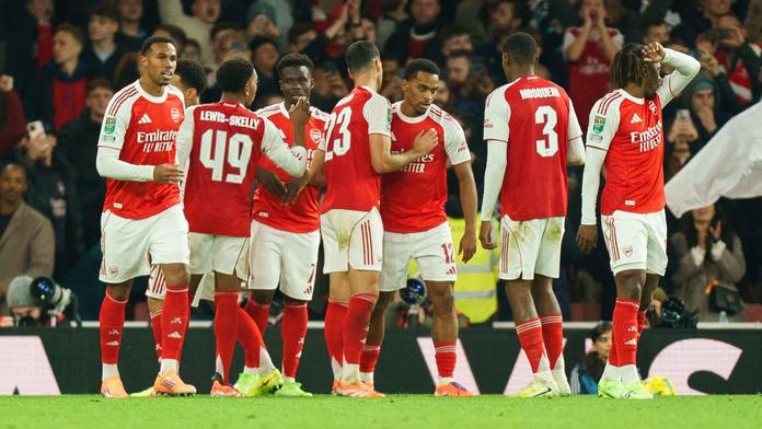 Slavia čelí gigantovi, kterého kosí zranění. Nebezpečí z rohů i zázračný mladík