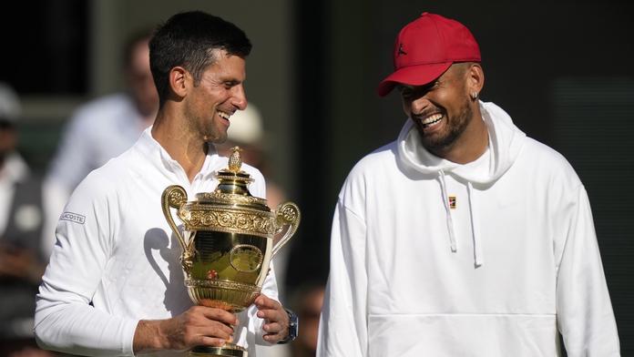 To už dělá naschvál? Rebel Kyrgios při finále Wimbledonu znovu porušil pravidla