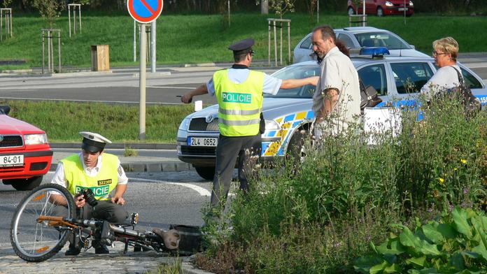 Řidič Svitavsku zabil cyklistu a ujel. Policie po něm pátrá