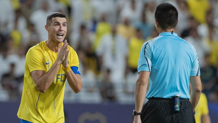 Cristiano Ronaldo spílá rozhodčímu