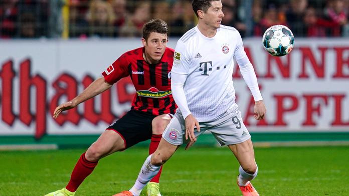 Lewandowského čeká náročný program, hned po zápase půjde na operaci