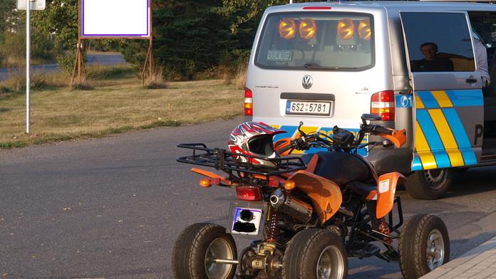 Resuscitace nepomohla. Jízda na čtyřkolce skončila pro 81letého seniora smrtí