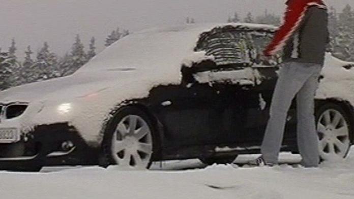 VIDEO: Zimní pneumatiky vám z auta ukradnou za několik sekund