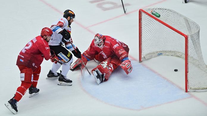 Série srovnána. Kapitán Řepík v Třinci dovedl Spartu k vítězství