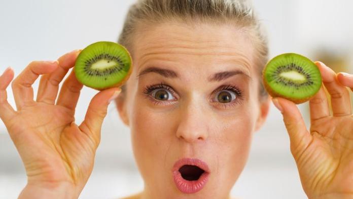 Kiwi pod drobnohledem: Zelený zázrak nebo kupa éček?
